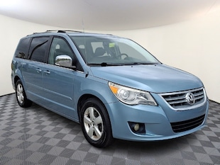 2009 Volkswagen Routan SEL Premium Van