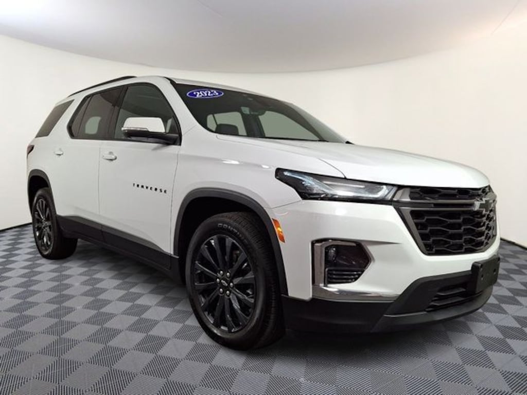 Used 2023 Chevrolet Traverse RS SUV