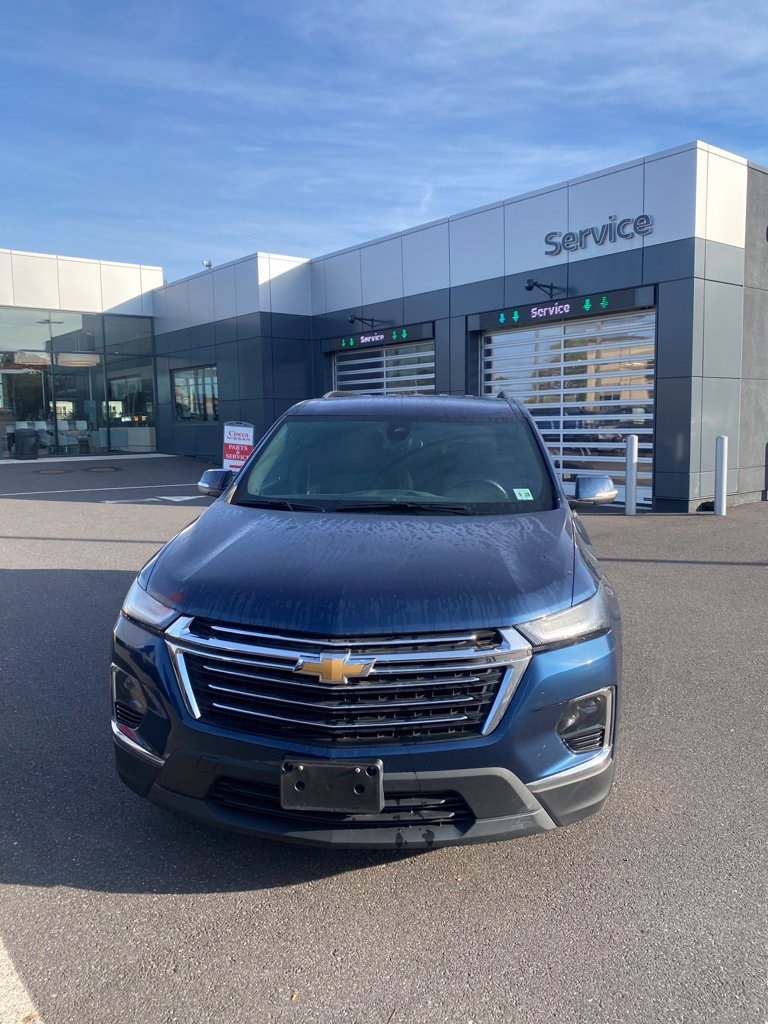 Used 2023 Chevrolet Traverse LT SUV
