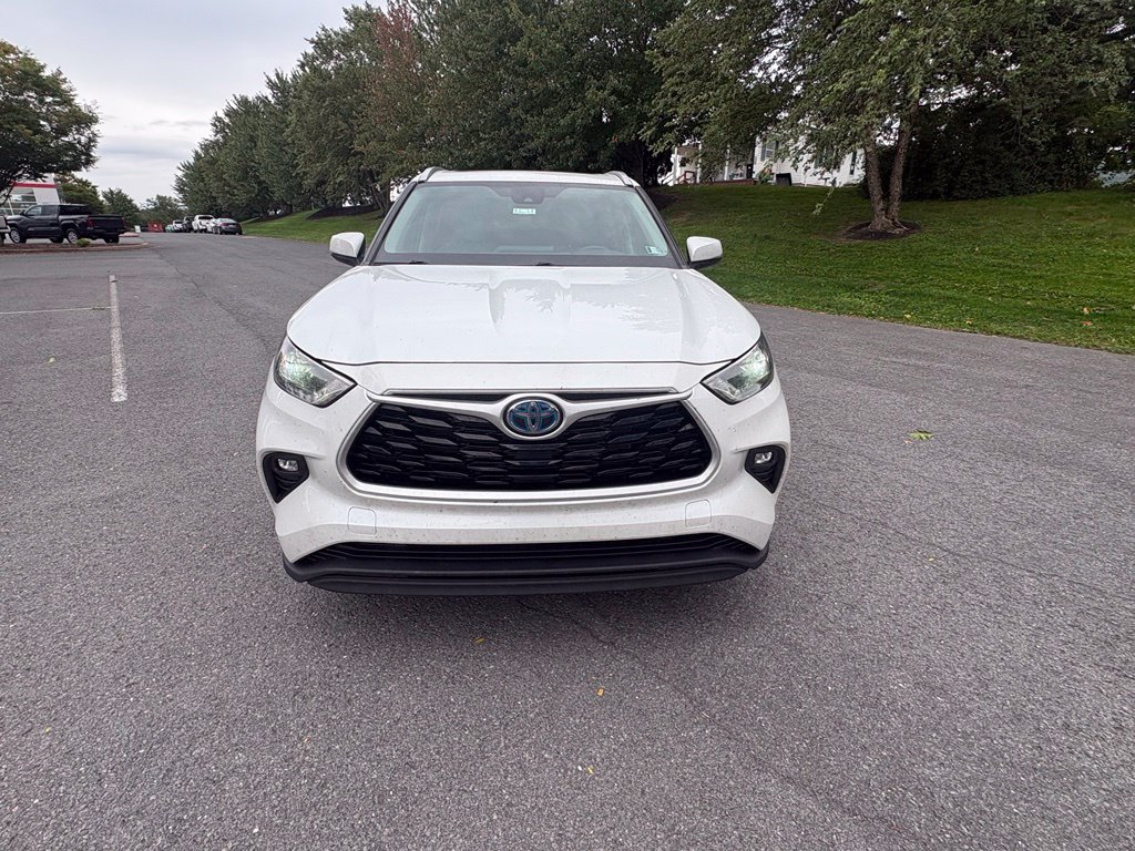Used 2022 Toyota Highlander Hybrid XLE SUV