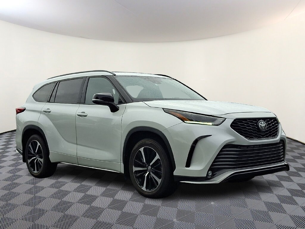 Used 2022 Toyota Highlander XSE SUV