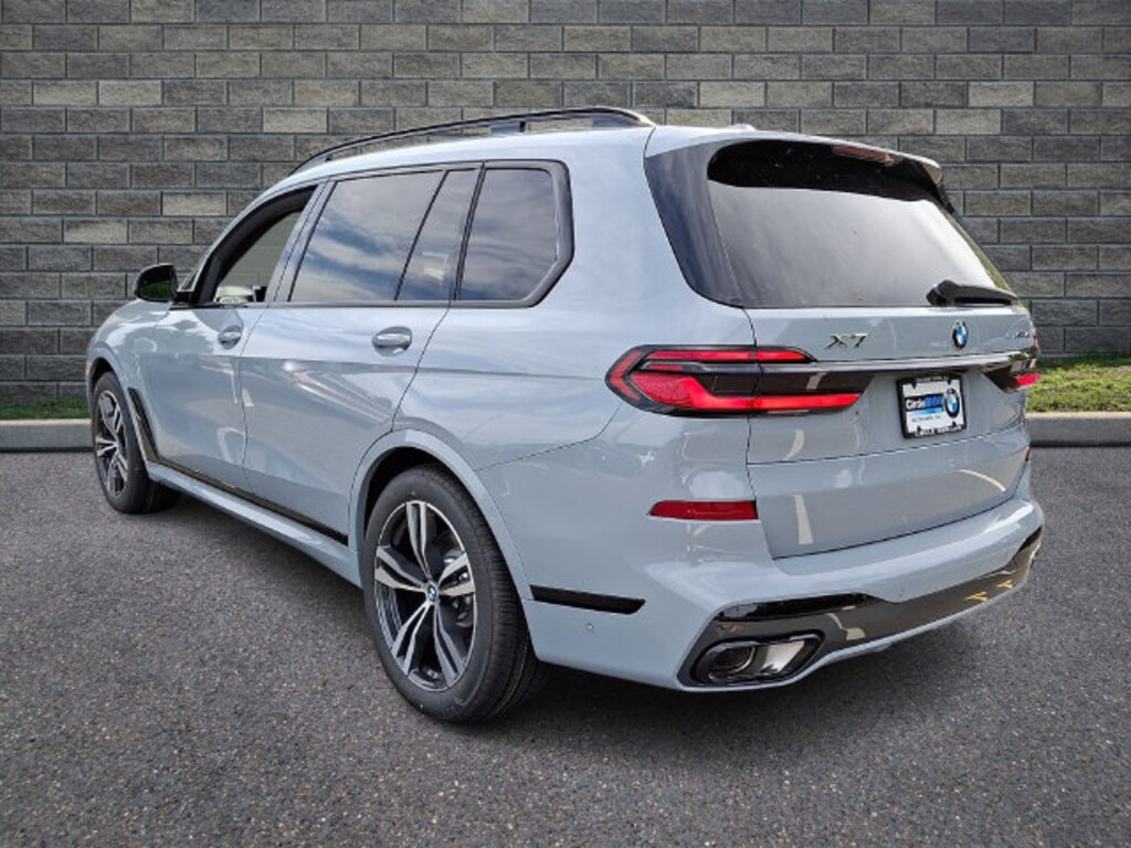 New 2027 BMW X7 xDrive40i SUV