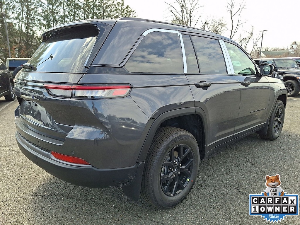 New 2026 Jeep Grand Cherokee LAREDO ALTITUDE 4X4 Sport Utility