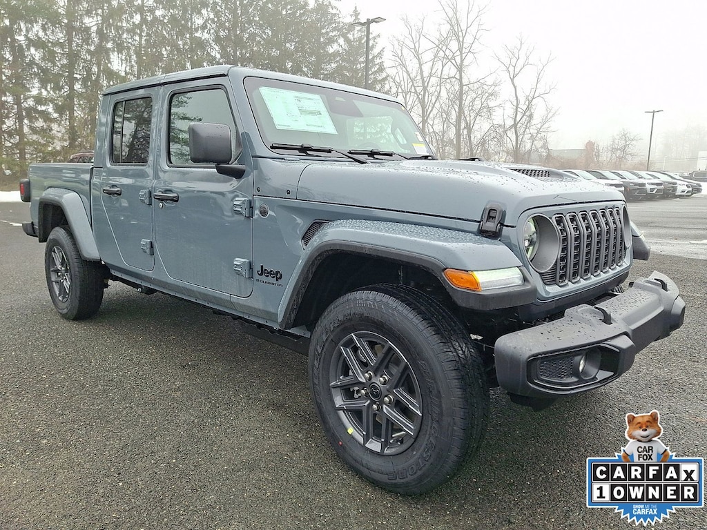New 2026 Jeep Gladiator SPORT S 4X4 Pickup