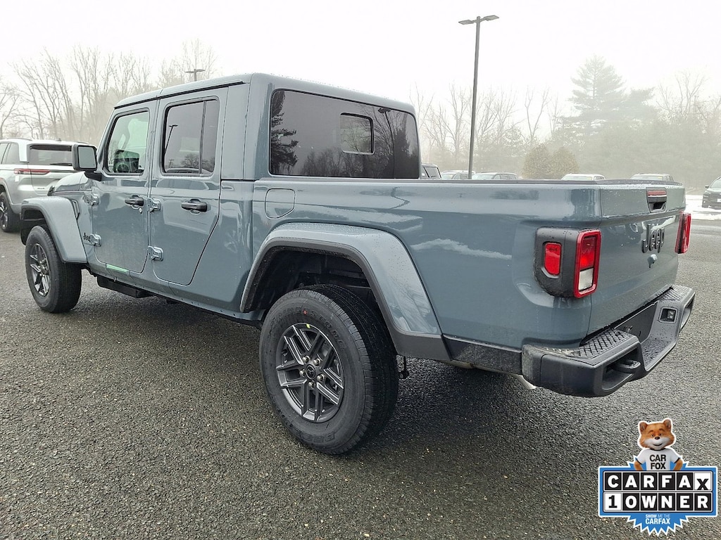 New 2026 Jeep Gladiator SPORT S 4X4 Pickup