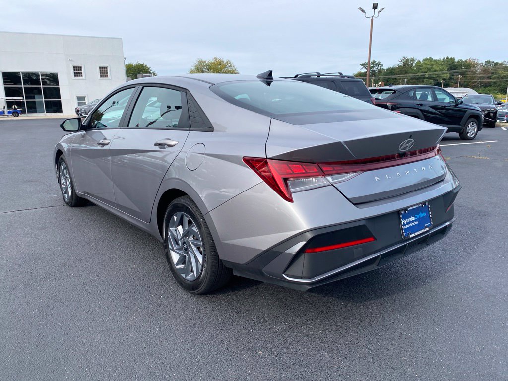 2025 Hyundai Elantra Blue - Photo 8