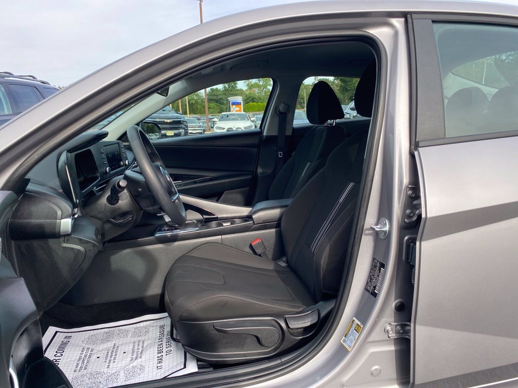 2025 Hyundai Elantra Blue - Photo 13