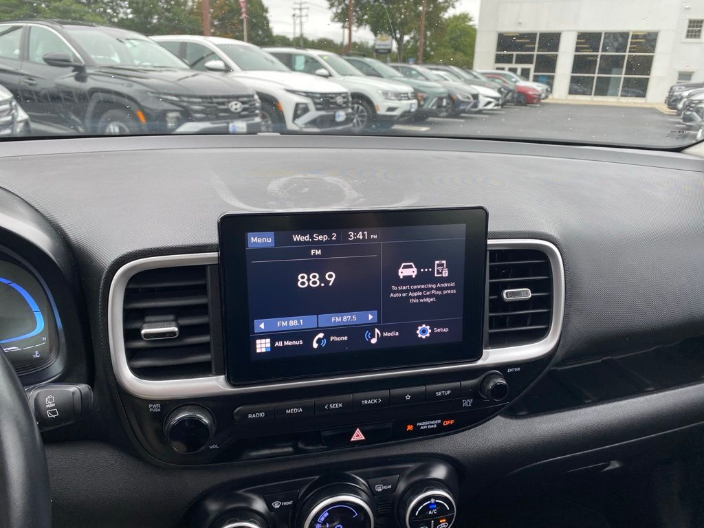 2023 Hyundai Venue SEL - Photo 16