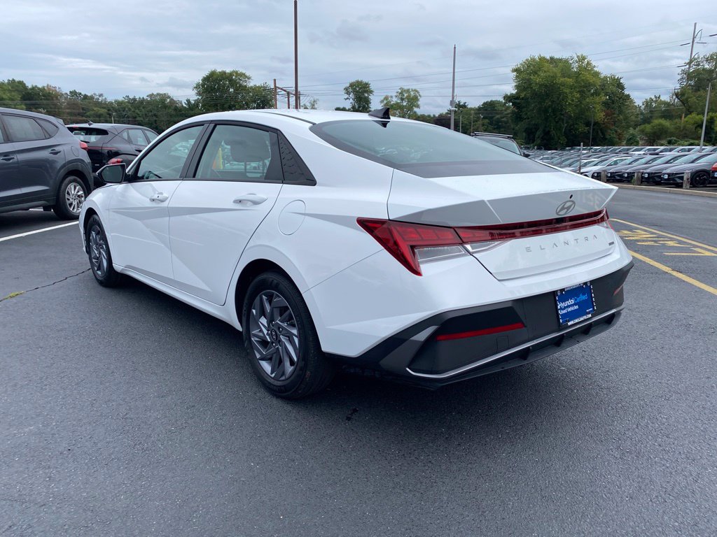 2026 Hyundai Elantra Blue - Photo 8