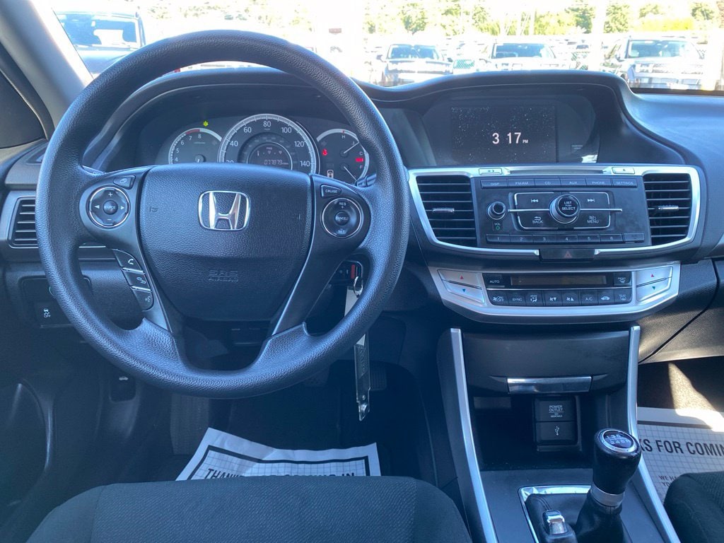 2013 Honda Accord LX - Photo 9