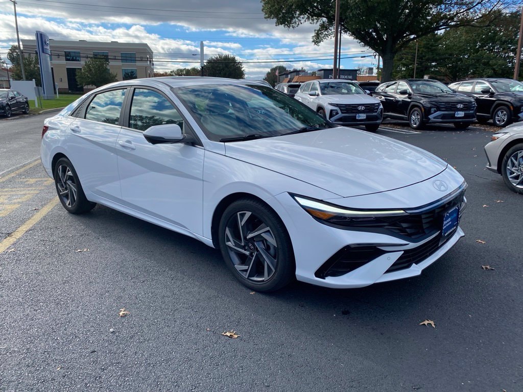 2024 Hyundai Elantra Sedan 