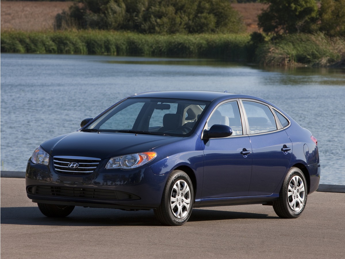  Hyundai Elantra
