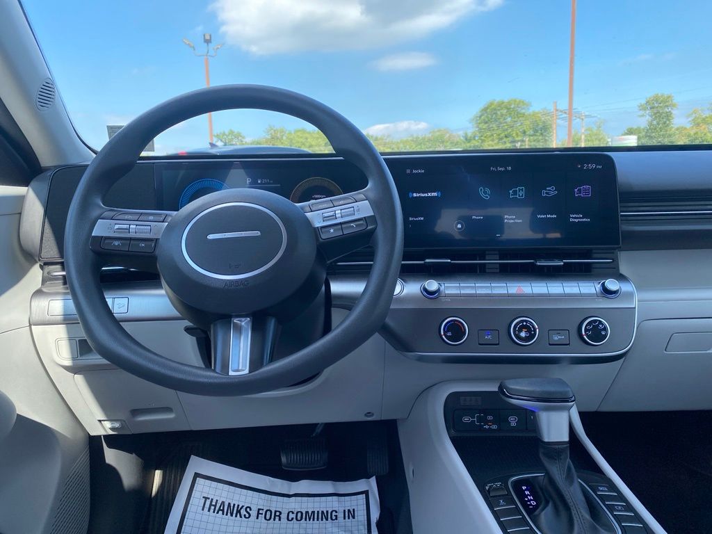 2024 Hyundai Kona SE - Photo 10