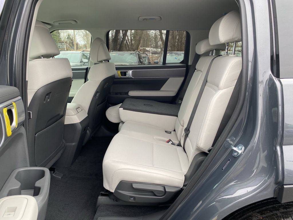 2026 Hyundai Santa Fe SE - Photo 10