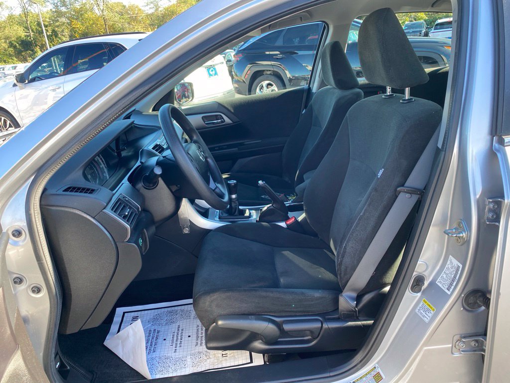 2013 Honda Accord LX - Photo 12