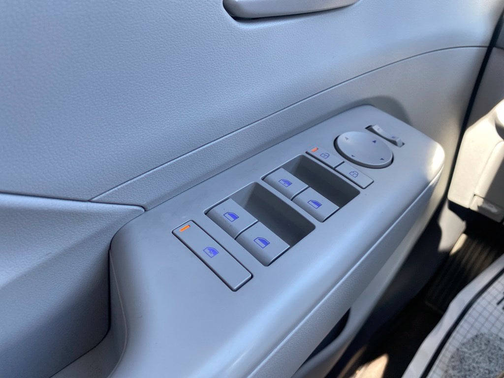 2024 Hyundai Kona SE - Photo 22