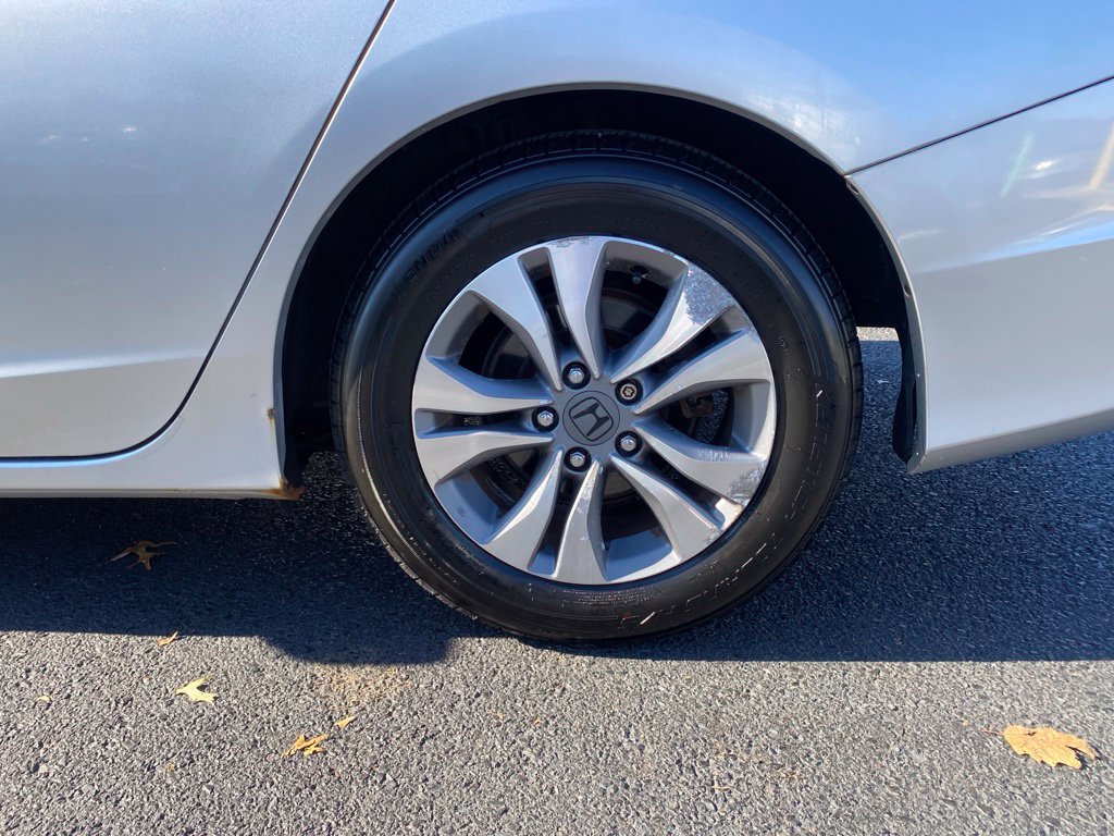 2013 Honda Accord LX - Photo 8