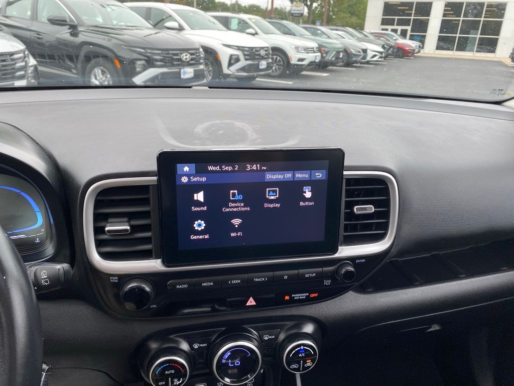 2023 Hyundai Venue SEL - Photo 17
