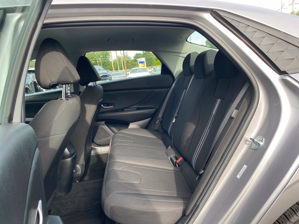 2025 Hyundai Elantra Blue - Photo 14