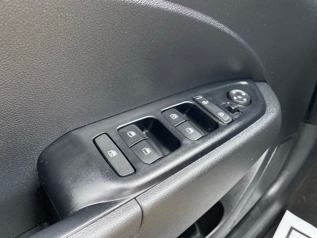 2023 Hyundai Venue SEL - Photo 22