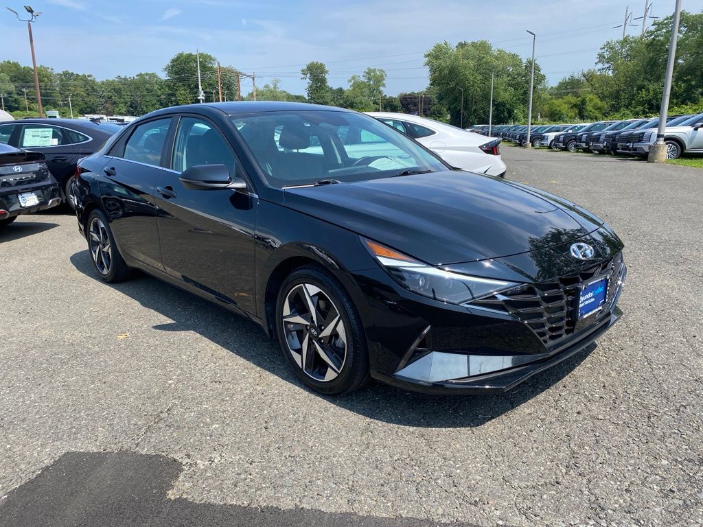 2023 Hyundai Elantra Sedan 