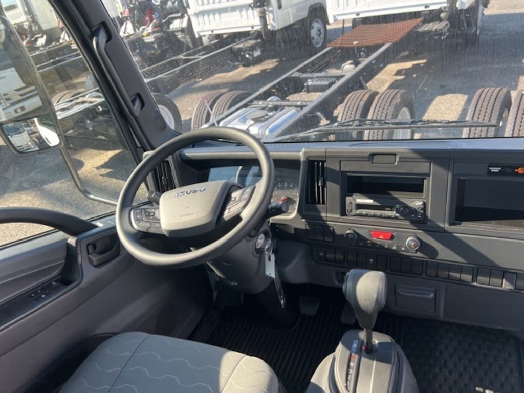New 2025 Isuzu NRR Cab/Chassis