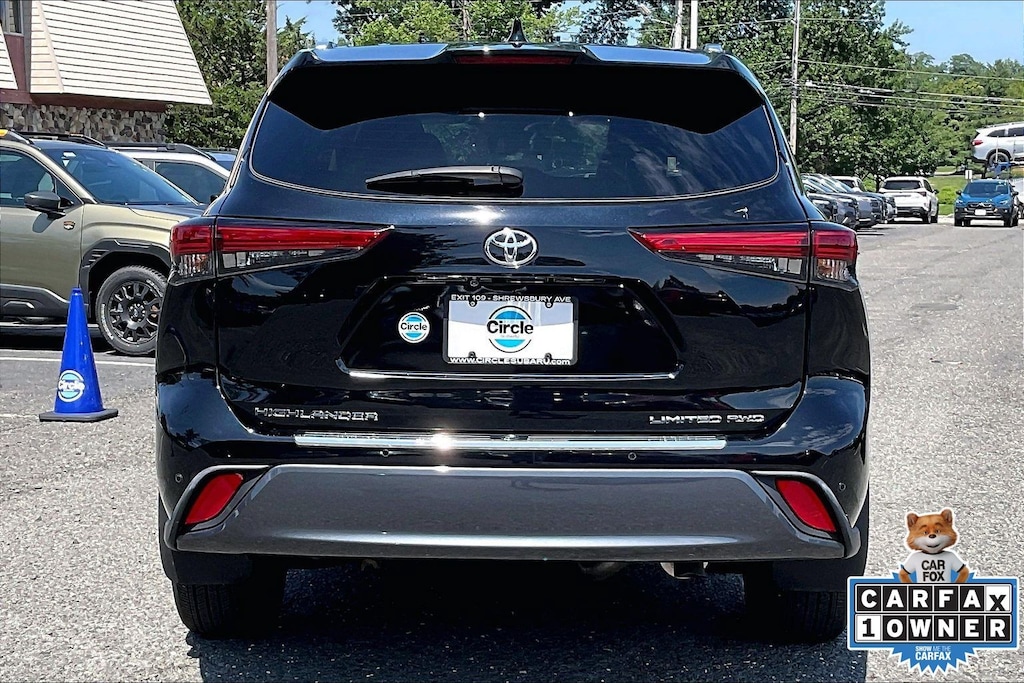 Used 2023 Toyota Highlander Limited SUV