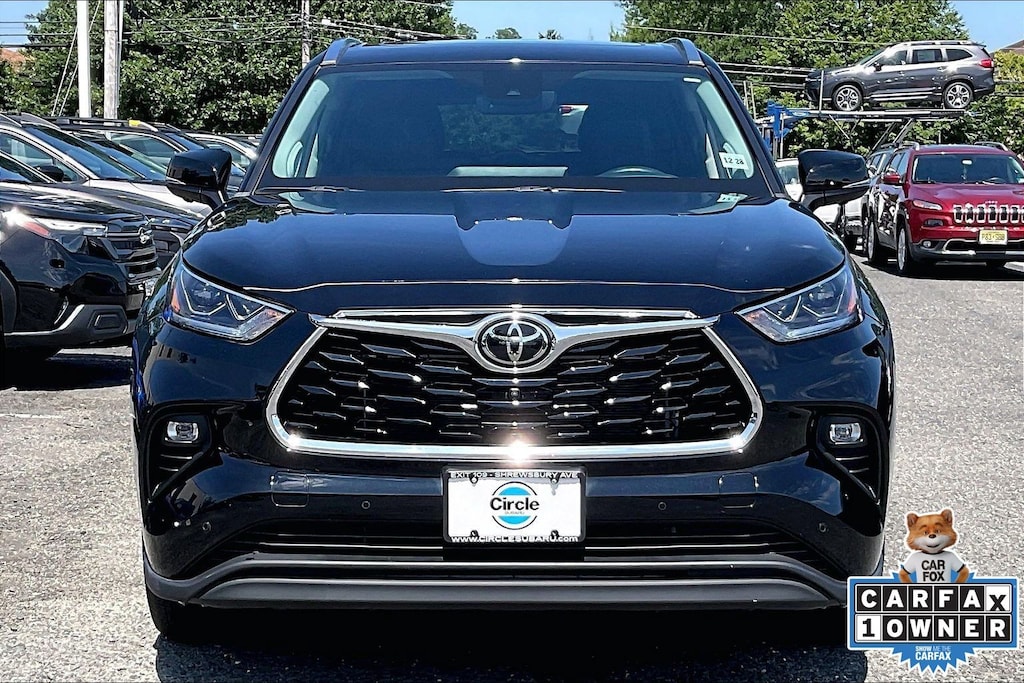 Used 2023 Toyota Highlander Limited SUV