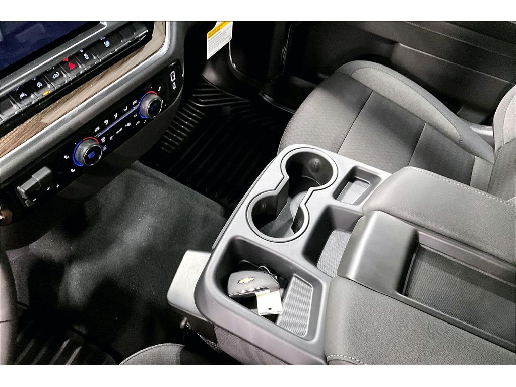 2026 Chevrolet Silverado 1500 LT - Photo 9