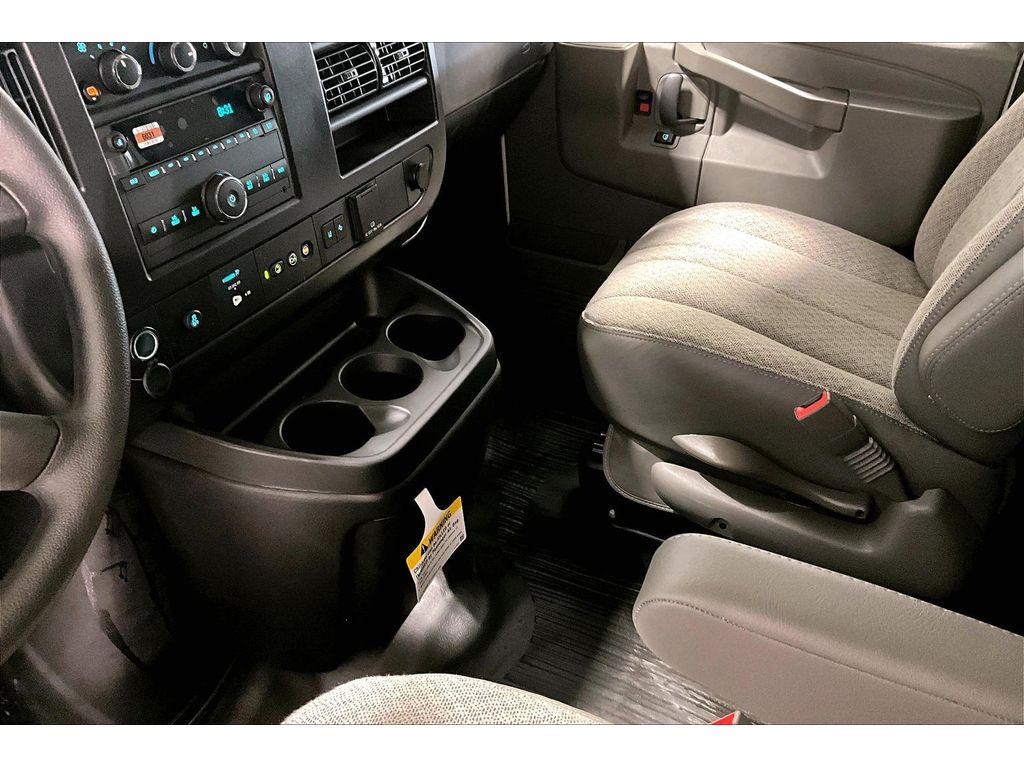 2025 Chevrolet Express Cargo Work Van - Photo 11