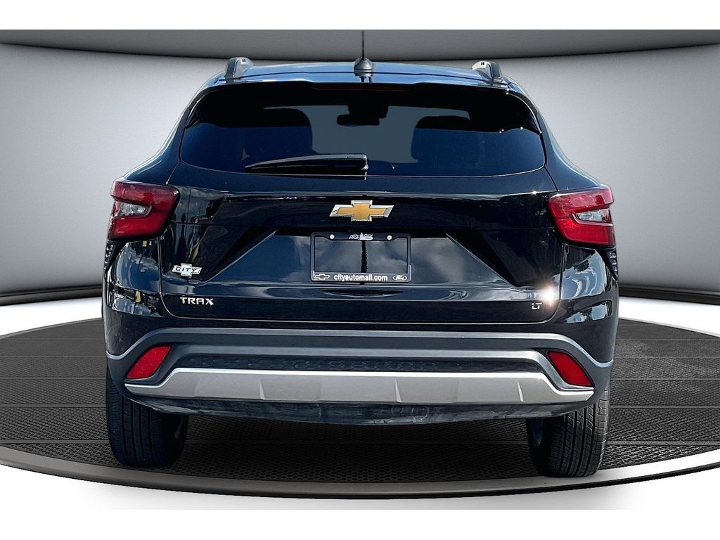 2025 Chevrolet Trax LT - Photo 6