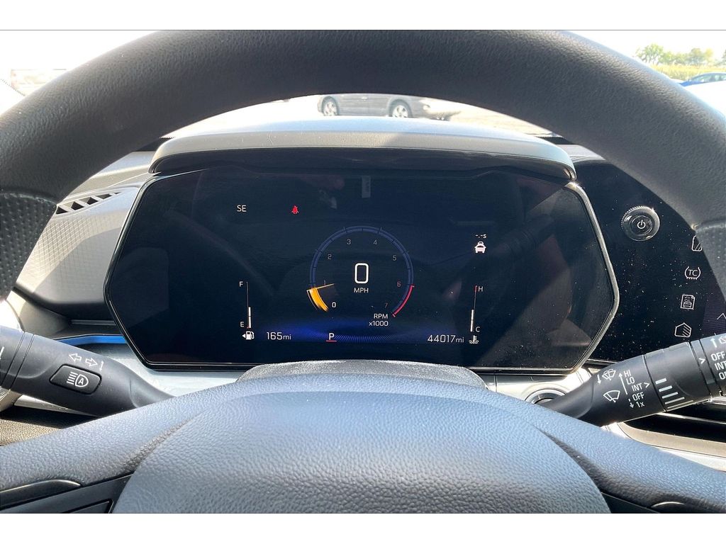 2025 Chevrolet Trax LT - Photo 21