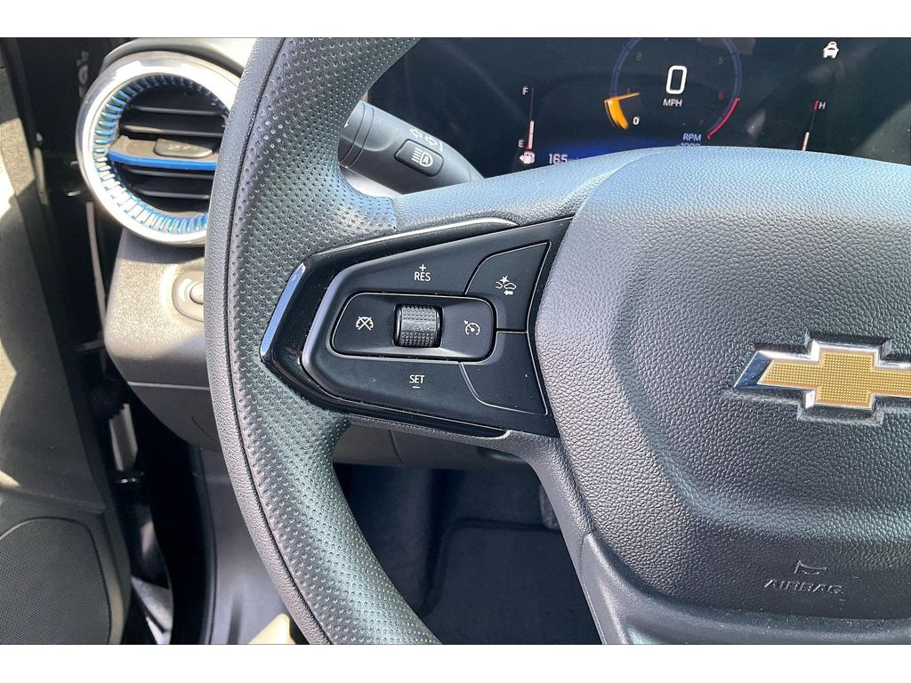 2025 Chevrolet Trax LT - Photo 10