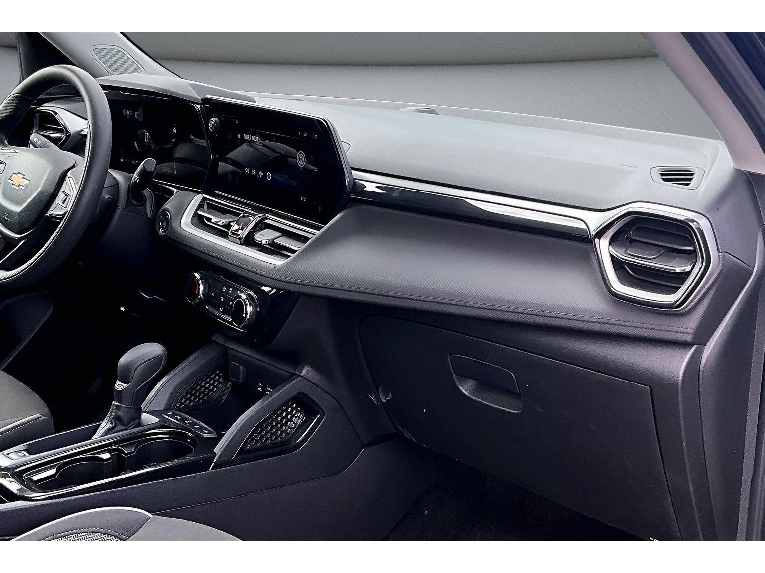 2025 Chevrolet Trailblazer LT - Photo 46