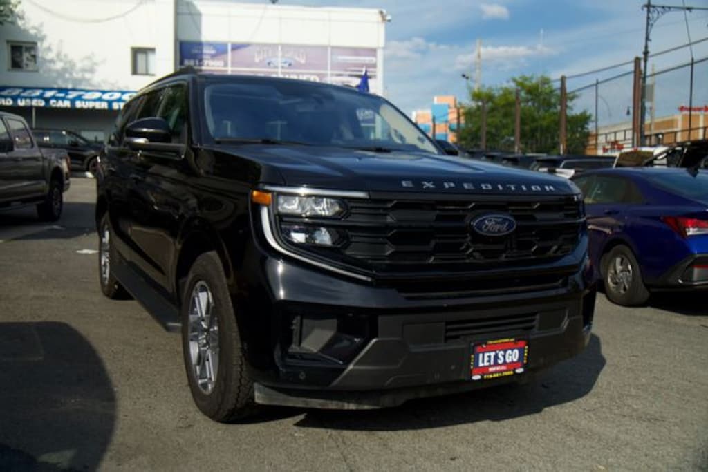 Certified 2025 Ford Expedition Active SUV