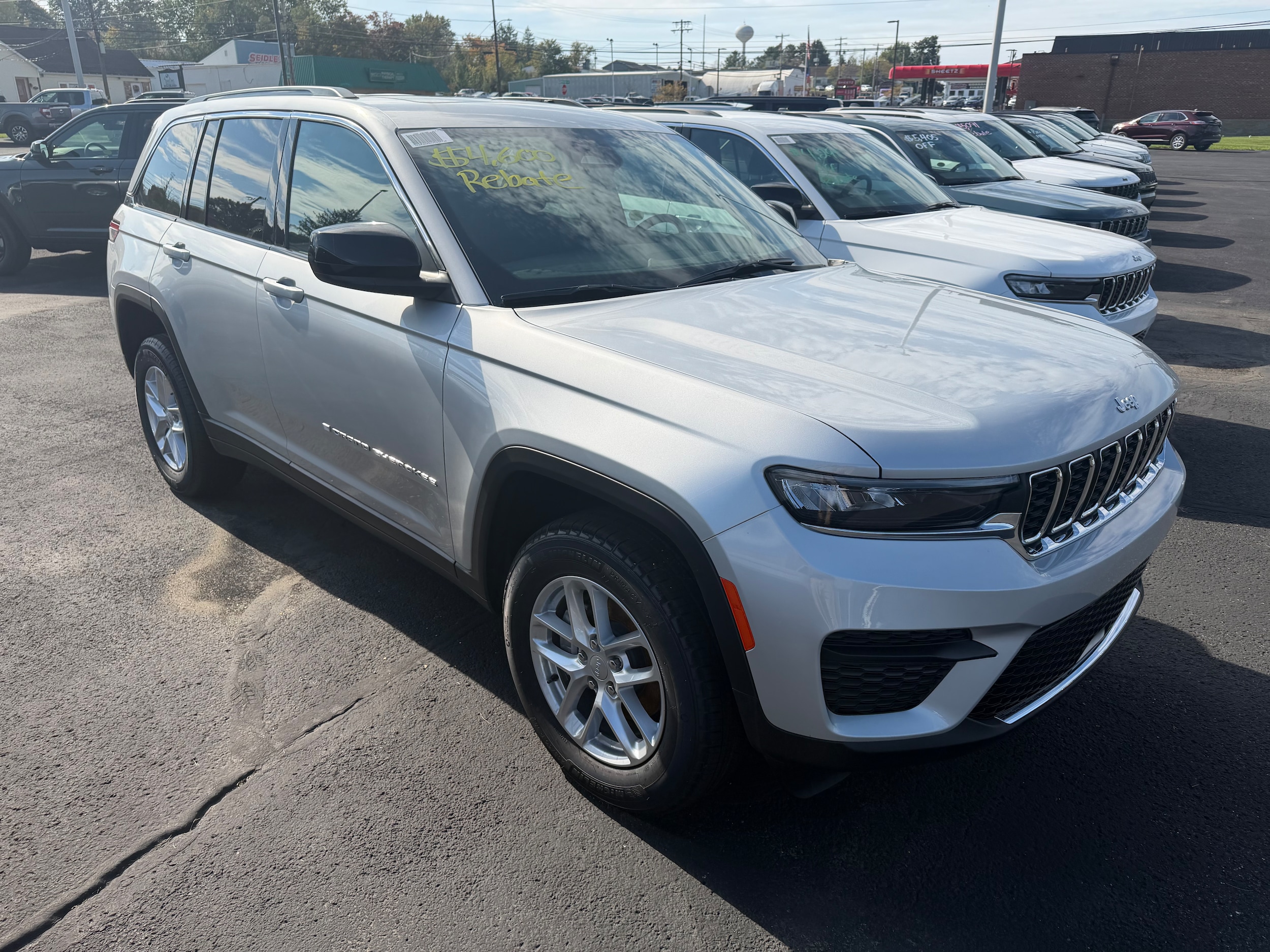 2026 Jeep Grand Cherokee Laredo