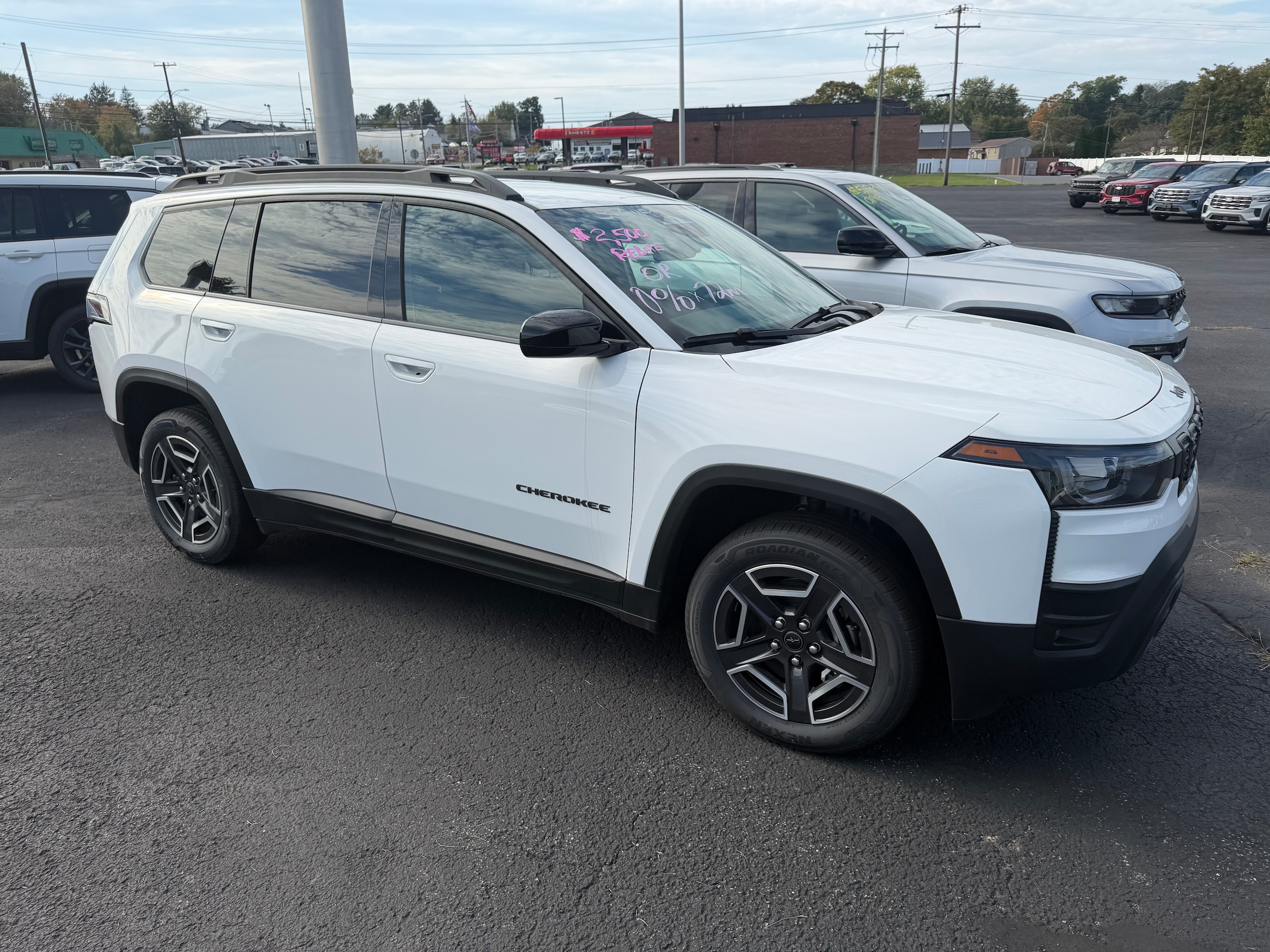 2026 Jeep Cherokee Laredo