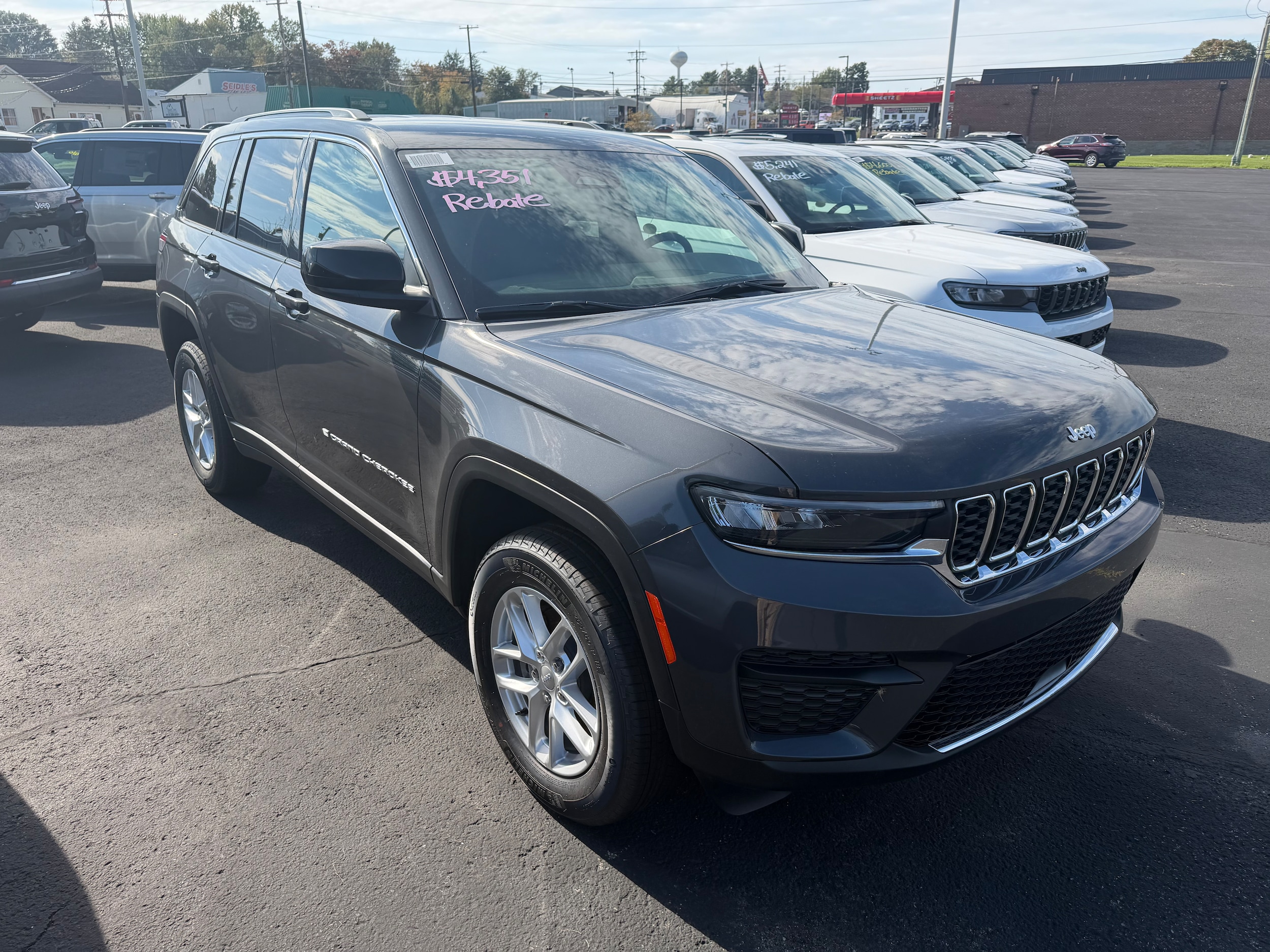 2026 Jeep Grand Cherokee Laredo