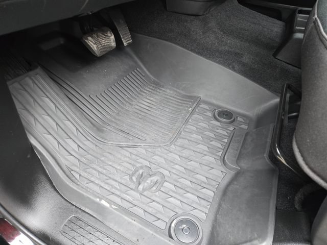 2025 RAM Ram 1500 Pickup Tradesman - Photo 16