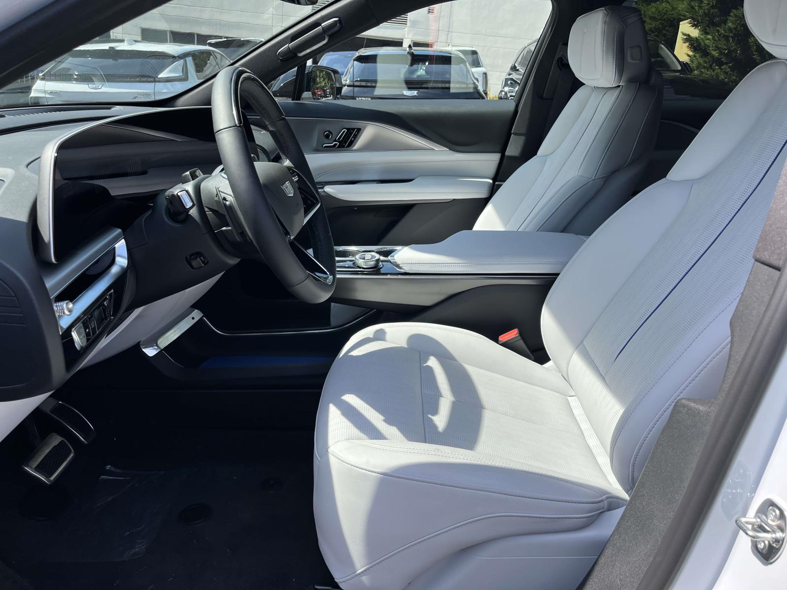 2027 Cadillac LYRIQ Sport - Photo 14