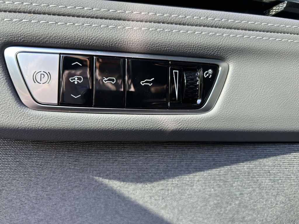 2026 Cadillac Escalade IQL Luxury - Photo 22