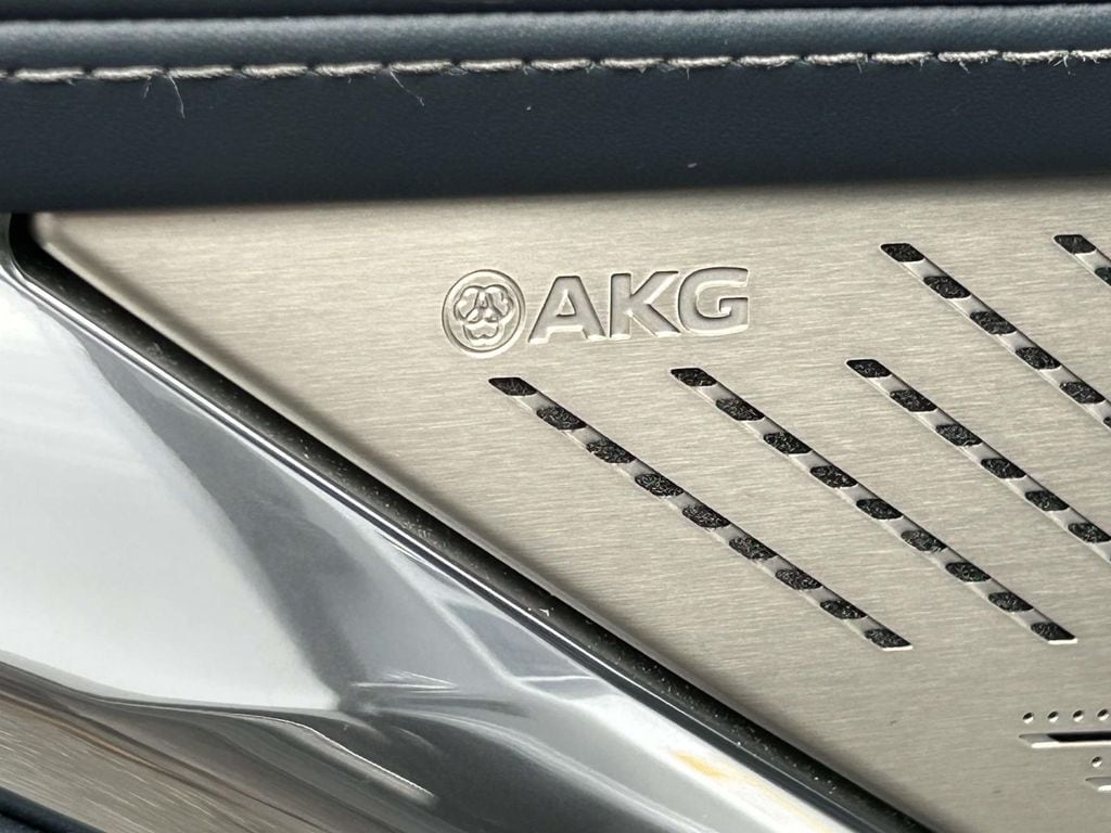 2026 Cadillac Escalade IQL Premium Luxury - Photo 18