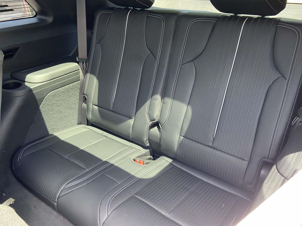 2026 Cadillac VISTIQ Sport - Photo 13