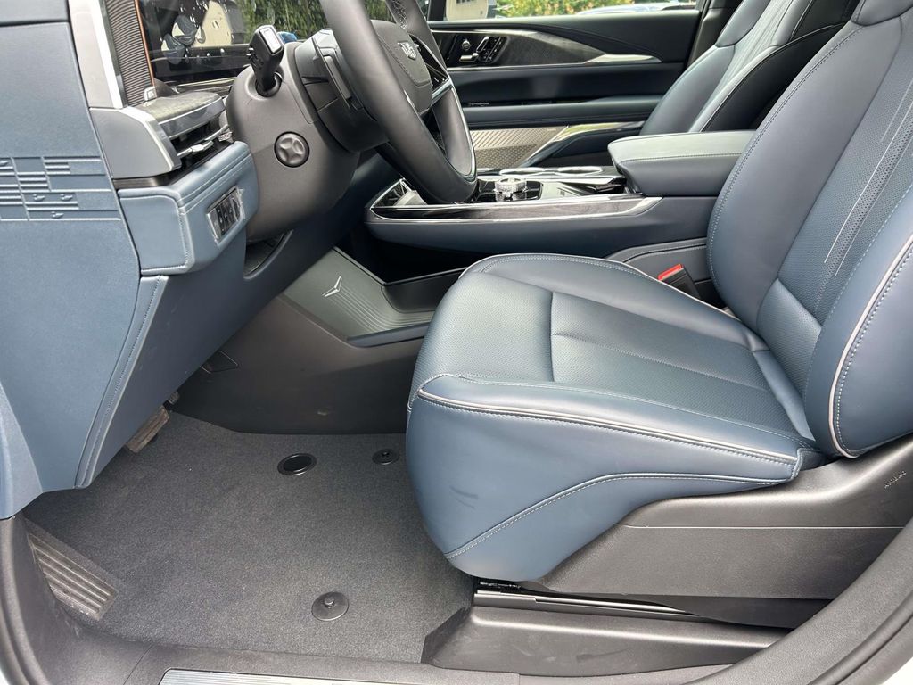 2026 Cadillac Escalade IQL Premium Luxury - Photo 21