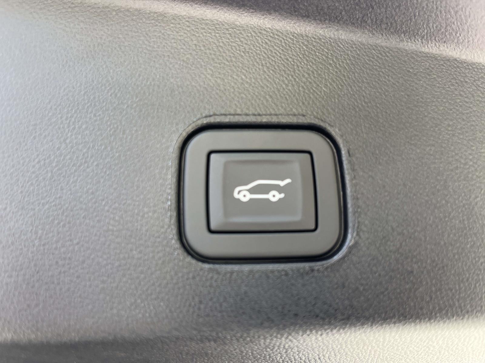 2027 Cadillac LYRIQ Sport - Photo 11