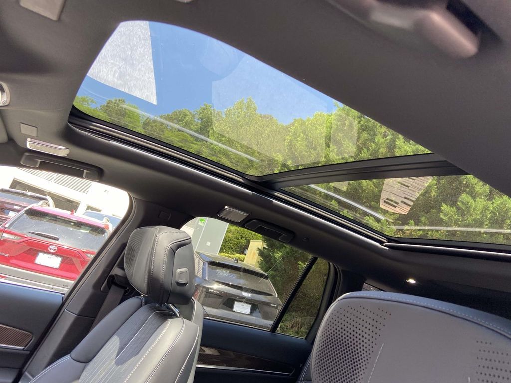 2026 Cadillac VISTIQ Sport - Photo 20