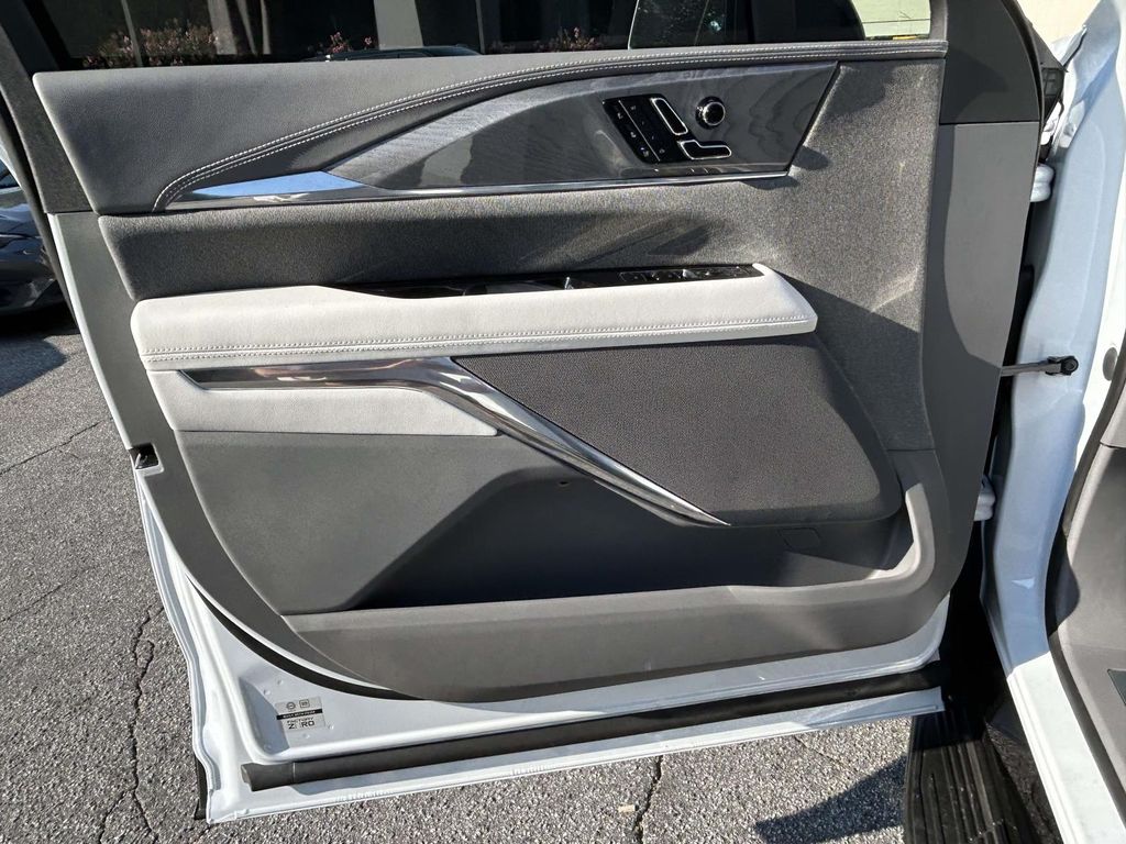 2026 Cadillac Escalade IQL Luxury - Photo 16