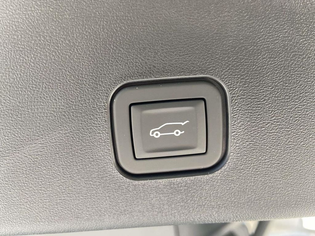 2026 Cadillac VISTIQ Sport - Photo 11