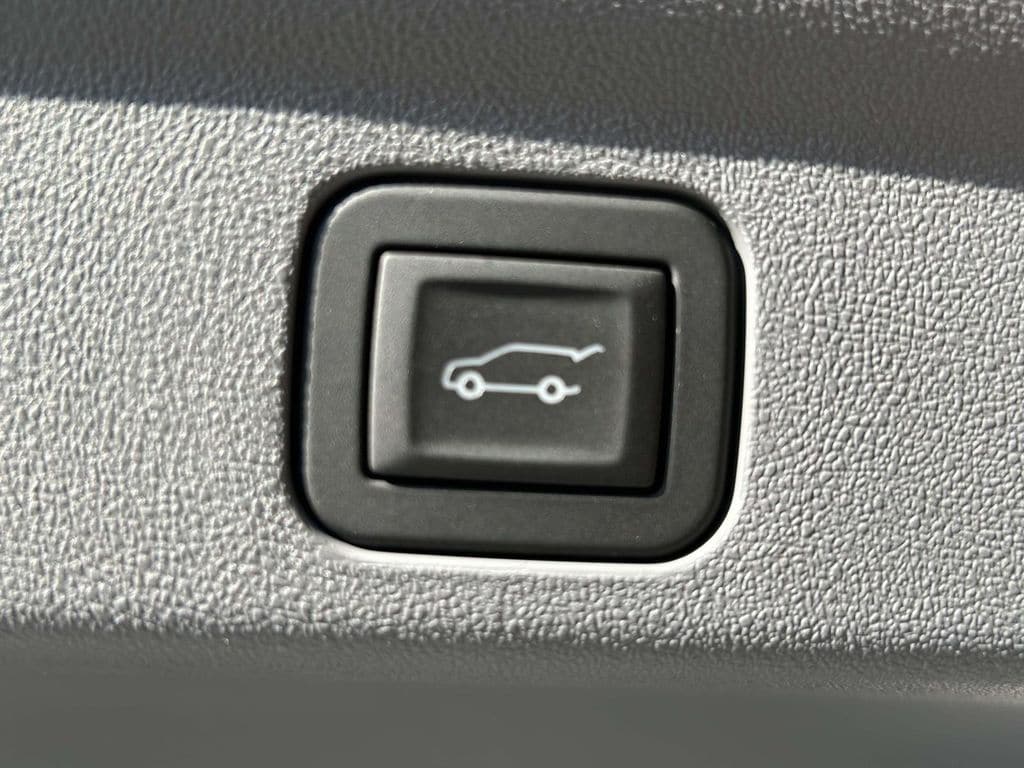2026 Cadillac Escalade IQL Luxury - Photo 11