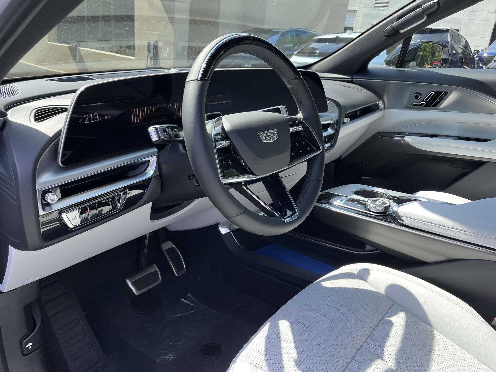 2027 Cadillac LYRIQ Sport - Photo 15